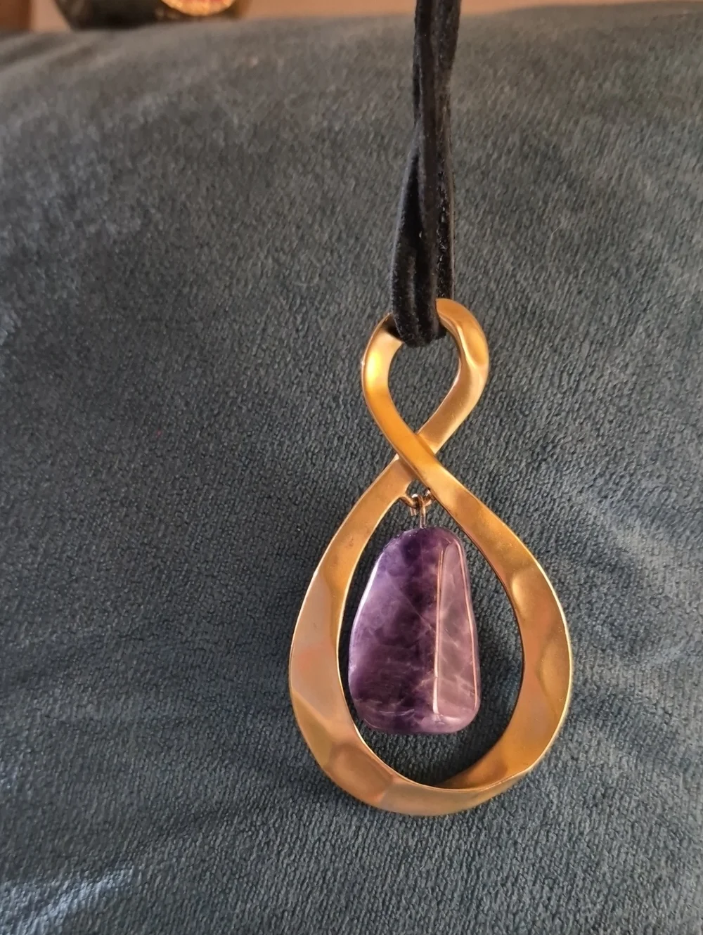 Vintage Avon Gold Infinity Amethyst Stone Dangle pendant Necklace